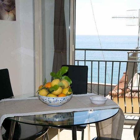 Lolita Holidays Giardini Naxos Eksteriør billede