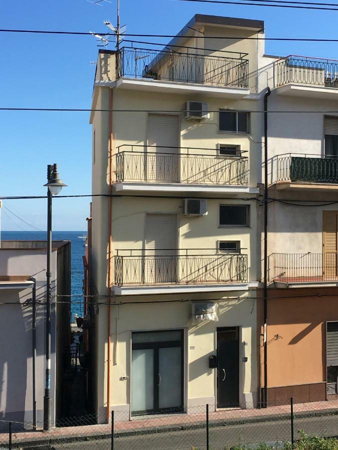 Lolita Holidays Giardini Naxos Eksteriør billede